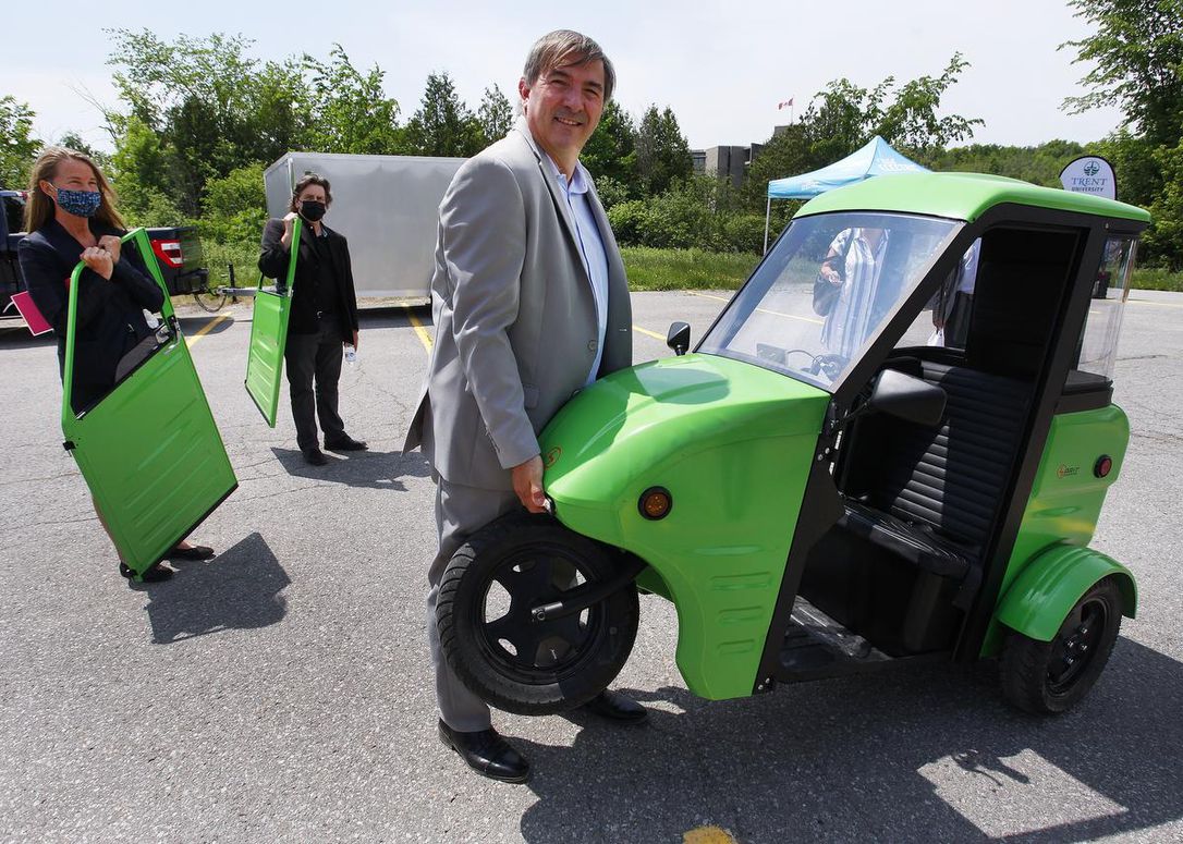 'Will be the future': Canadian billionaire develops one-seat electric vehicle to fight traffic woes